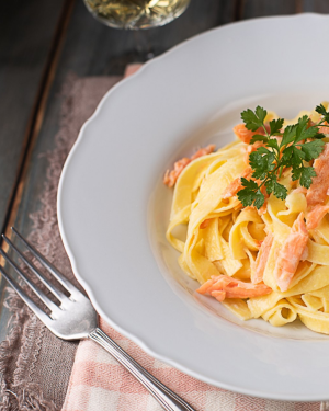 TAGLIATELLE AL SALMONE, 300 g